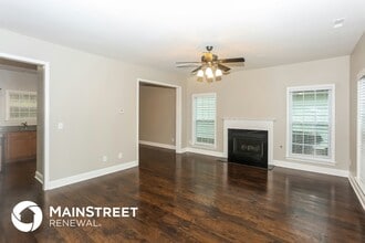 8210 Chatham Oaks Dr in Concord, NC - Foto de edificio - Building Photo