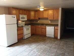 920 18th Ave SW in Valley City, ND - Building Photo - Building Photo