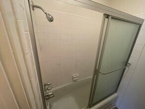 1840 Fairburn Ave, Unit #310 in Los Angeles, CA - Foto de edificio - Building Photo