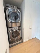 555 W 22nd St in New York, NY - Foto de edificio - Building Photo