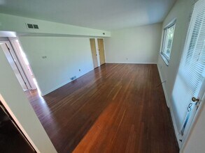 2827 Charing Rd in Upper Arlington, OH - Building Photo - Building Photo
