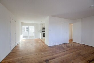 11111 Blue Ridge Blvd in Kansas City, MO - Building Photo - Building Photo