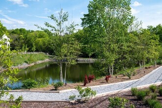 323 E Village Ln in Nashville, TN - Building Photo - Building Photo