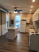 985 White St, Unit 1 in Dubuque, IA - Building Photo - Building Photo