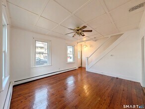 102 Elm St in Winchester, CT - Building Photo - Building Photo