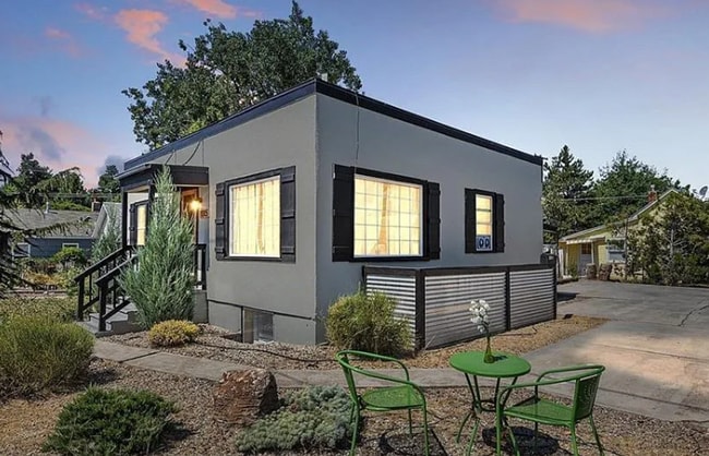 property at 1015 N 27th St