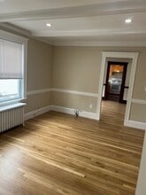 412 Belgrade Ave, Unit First Floor in Boston, MA - Foto de edificio - Building Photo