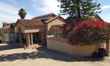 2421 Royal Crest Dr in Escondido, CA - Building Photo - Building Photo