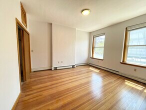 259 North St, Unit 2 in Boston, MA - Building Photo - Building Photo
