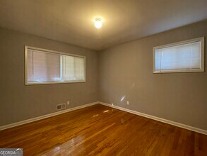 2352 Arrow Cir in Atlanta, GA - Building Photo - Building Photo