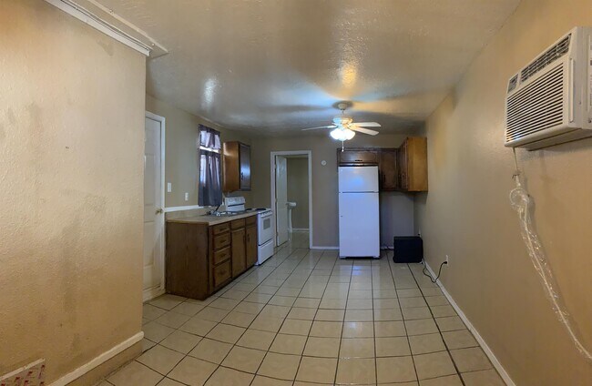 1612 Axtell St in Clovis, NM - Building Photo - Building Photo
