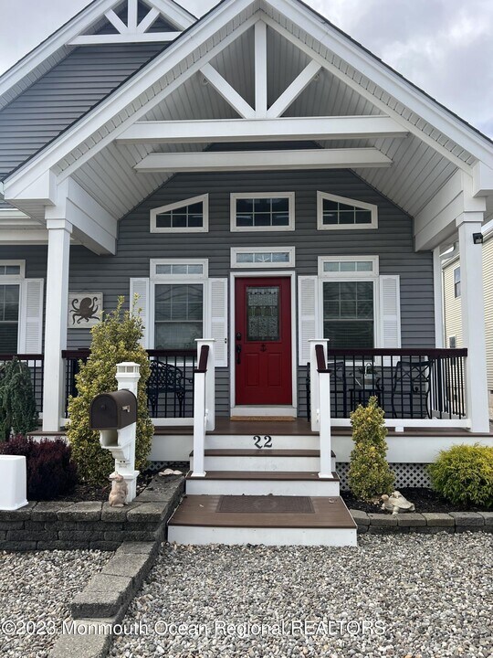 22 Pershing Blvd in Lavallette, NJ - Building Photo