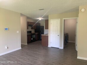 8444 Hewitt St in Jacksonville, FL - Building Photo - Building Photo