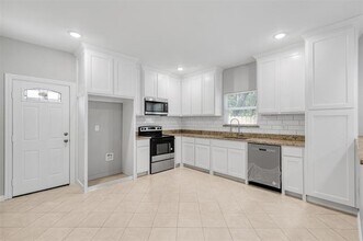 2803 Beechwood St in Granbury, TX - Building Photo - Building Photo