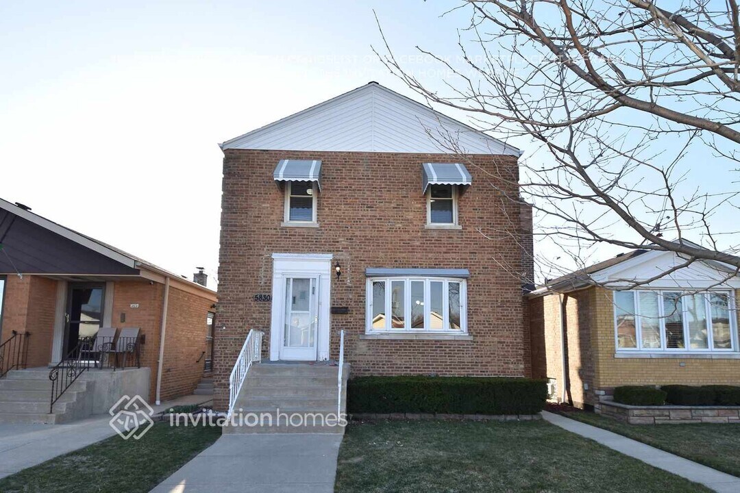 5830 S Merrimac Ave in Chicago, IL - Building Photo