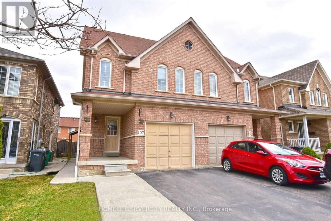 107 Cadillac Crescent in Brampton, ON - Building Photo