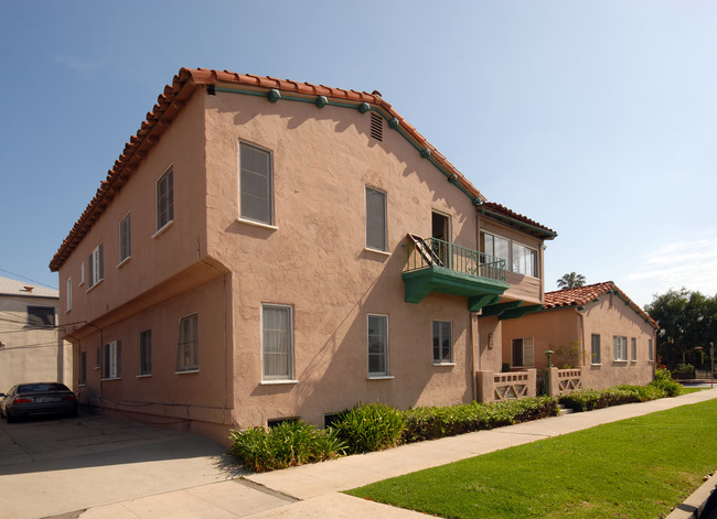 7503-09 Rosewood & 501-3 N in Los Angeles, CA - Foto de edificio - Building Photo