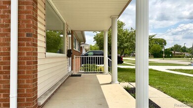 20724 Ann Arbor Trail in Dearborn Heights, MI - Building Photo - Building Photo
