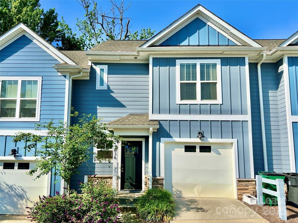 2036 Summey Ave in Charlotte, NC - Building Photo