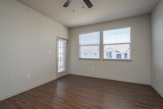 Aria at Wilcrest in Houston, TX - Building Photo - Interior Photo