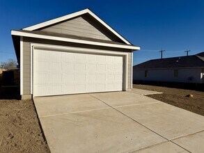 14536 Azzurro Stone in Elmendorf, TX - Building Photo - Building Photo