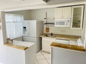 139 Sparrow Dr in Royal Palm Beach, FL - Foto de edificio - Building Photo