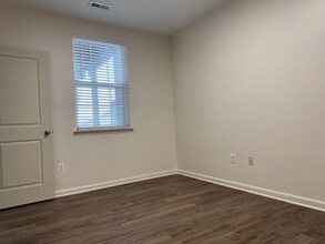 12944 Yellow Jacket Rd in Hagerstown, MD - Foto de edificio - Building Photo