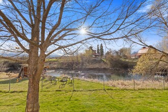 670 Riverside Rd in Kalispell, MT - Foto de edificio - Building Photo
