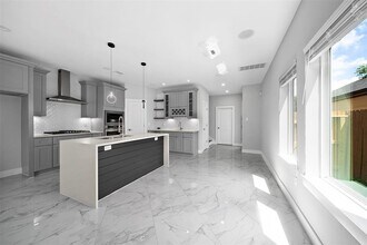 10113 Porto Rico Rd in Houston, TX - Building Photo - Building Photo