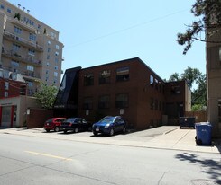 York House in Toronto, ON - Building Photo