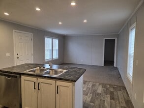 152 Donald Ave in Lansing, MI - Building Photo - Building Photo