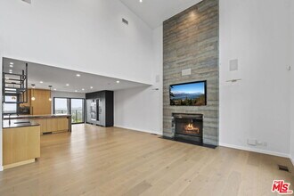 105 Sequoia Dr in Pasadena, CA - Building Photo - Building Photo