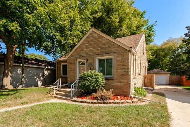 4220 S Adams Ave in Milwaukee, WI - Building Photo - Building Photo