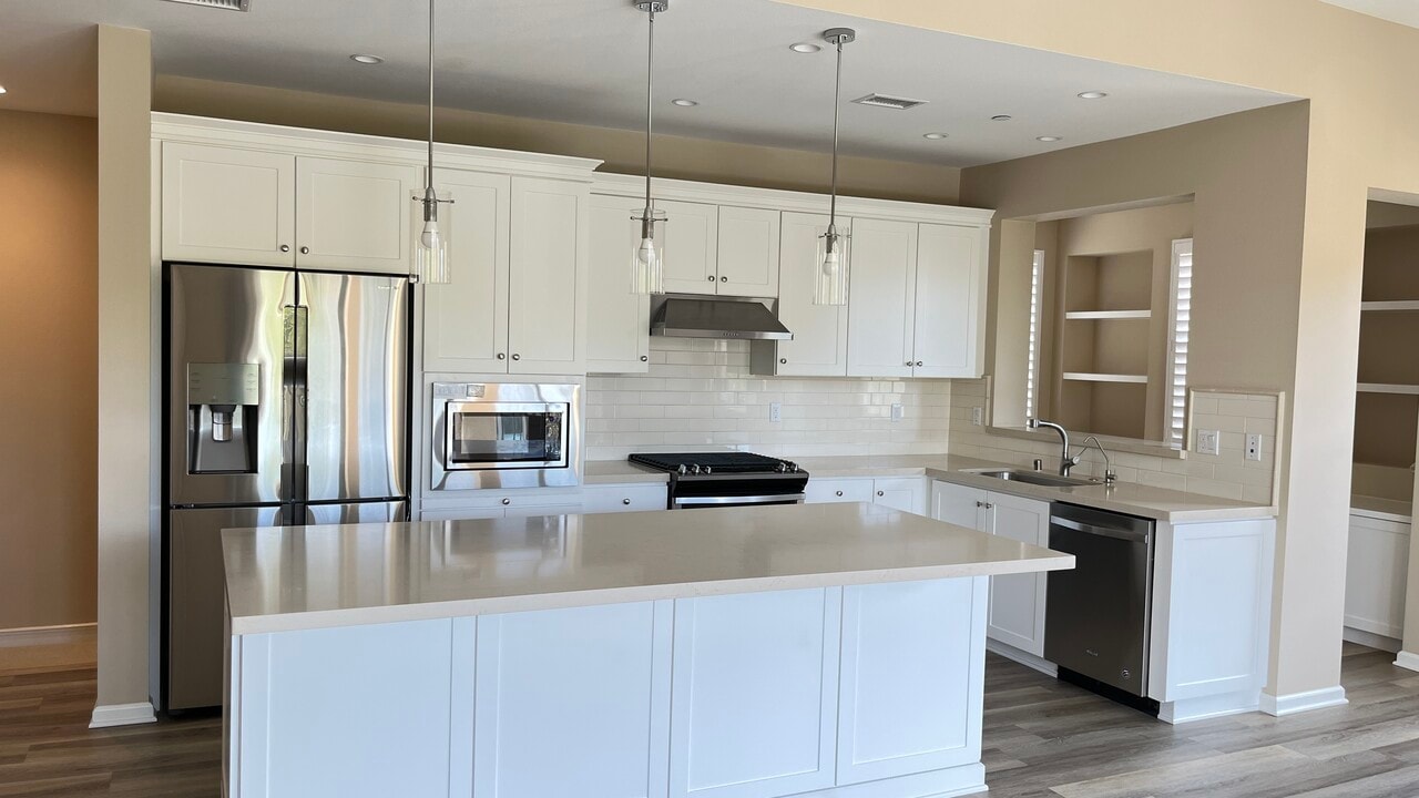 155 Bishop Lndg, Unit Eastwood in Irvine, CA - Building Photo