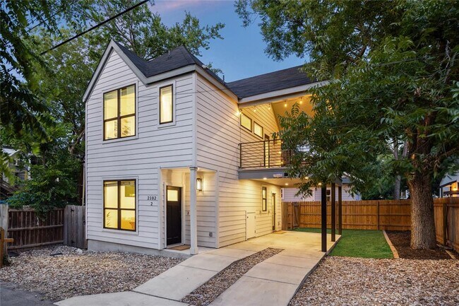 2102 Eva St in Austin, TX - Building Photo - Building Photo