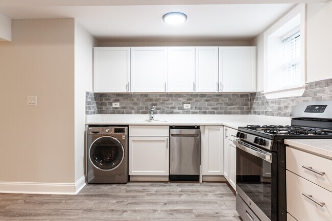 2905 N Mildred Ave, Unit 1 in Chicago, IL - Building Photo - Building Photo