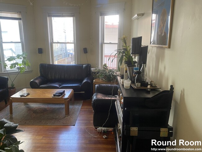 2 Imrie Rd, Unit 1 in Boston, MA - Building Photo - Building Photo