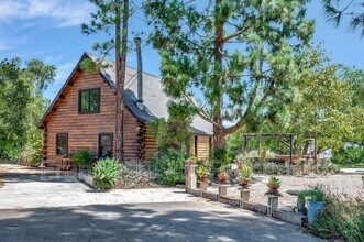 2689 Daisy Ln in Fallbrook, CA - Building Photo - Building Photo