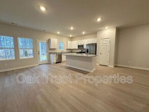 4031 E Associate Dr in North Charleston, SC - Building Photo - Building Photo