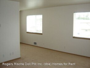 1328 NW Falls Creek Loop-Unit -#201 in Oak Harbor, WA - Building Photo - Building Photo