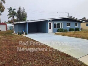 1661 Manor Ave in Ft. Myers, FL - Building Photo - Building Photo