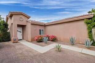 31715 Avenida Alvera in Cathedral City, CA - Building Photo