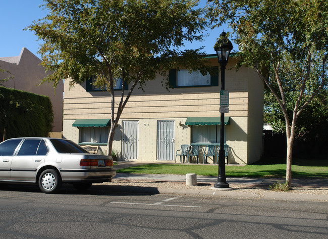 7146 N 57th Ave in Glendale, AZ - Foto de edificio - Building Photo