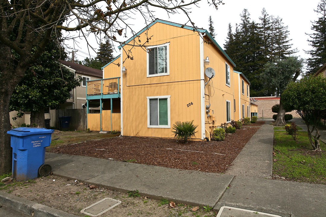 206 Orange St in Santa Rosa, CA - Building Photo