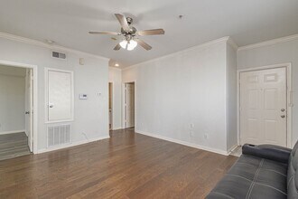 6289 Wilcrest Dr in Houston, TX - Building Photo - Building Photo