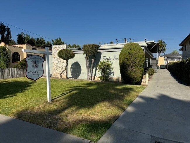 property at 42 N Parkwood Ave