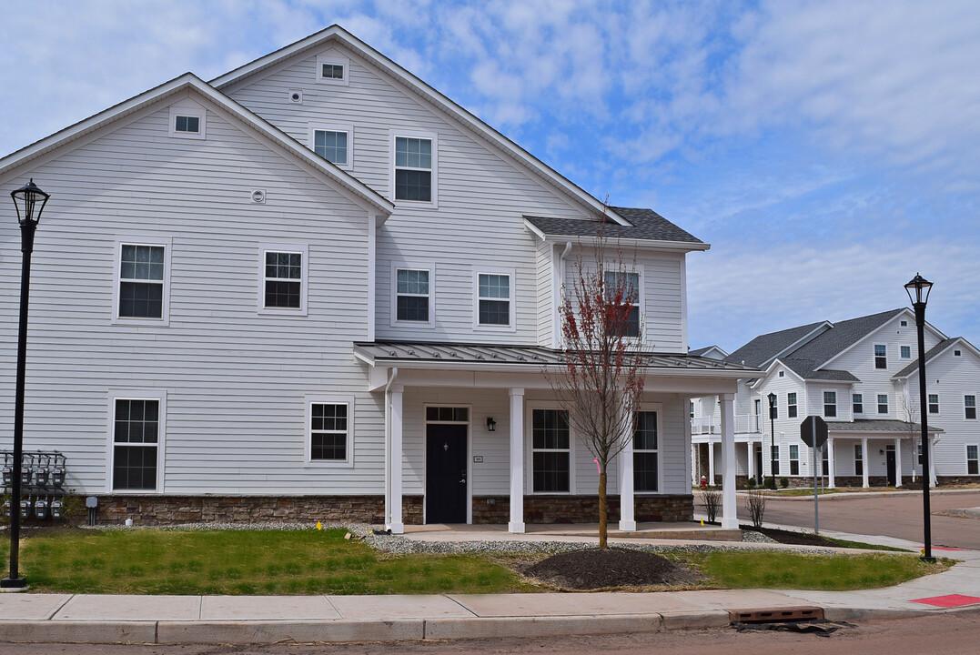 The Willows at Annandale Village in Annandale, NJ - Building Photo