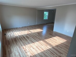 6846 Crystalwood Dr in Liverpool, NY - Building Photo - Building Photo