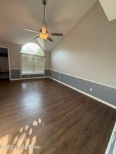 10412 Pinoak View Dr in Louisville, KY - Building Photo - Building Photo