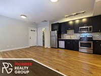 2203 W Eastwood Ave, Unit 3 in Chicago, IL - Building Photo - Building Photo